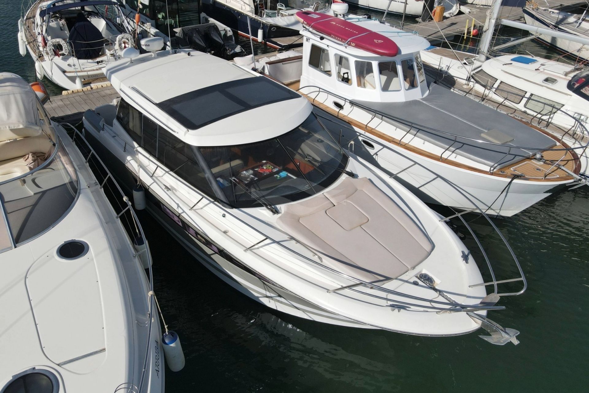 Jeanneau NC 11 Motor Yacht