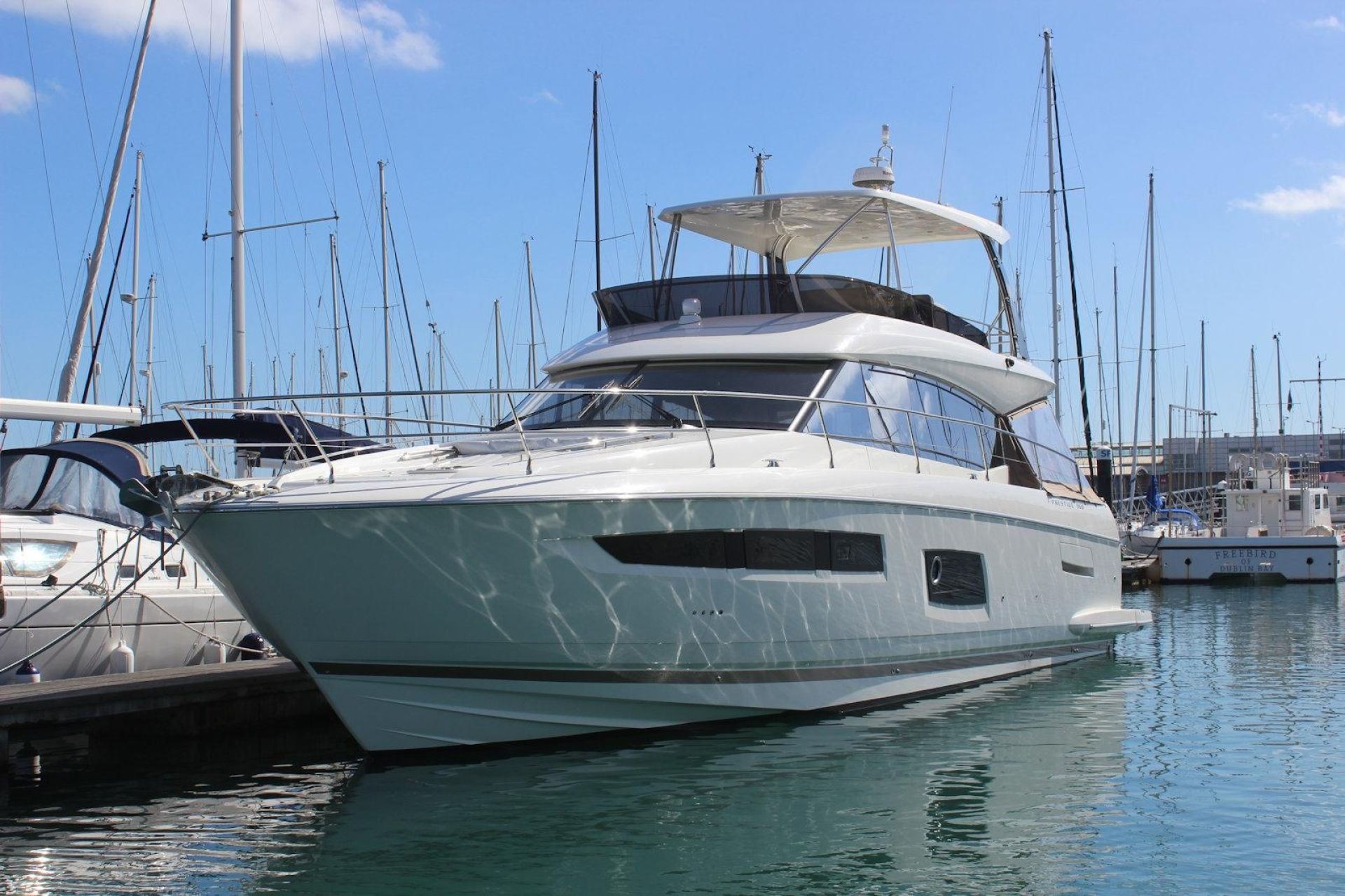 Prestige 560